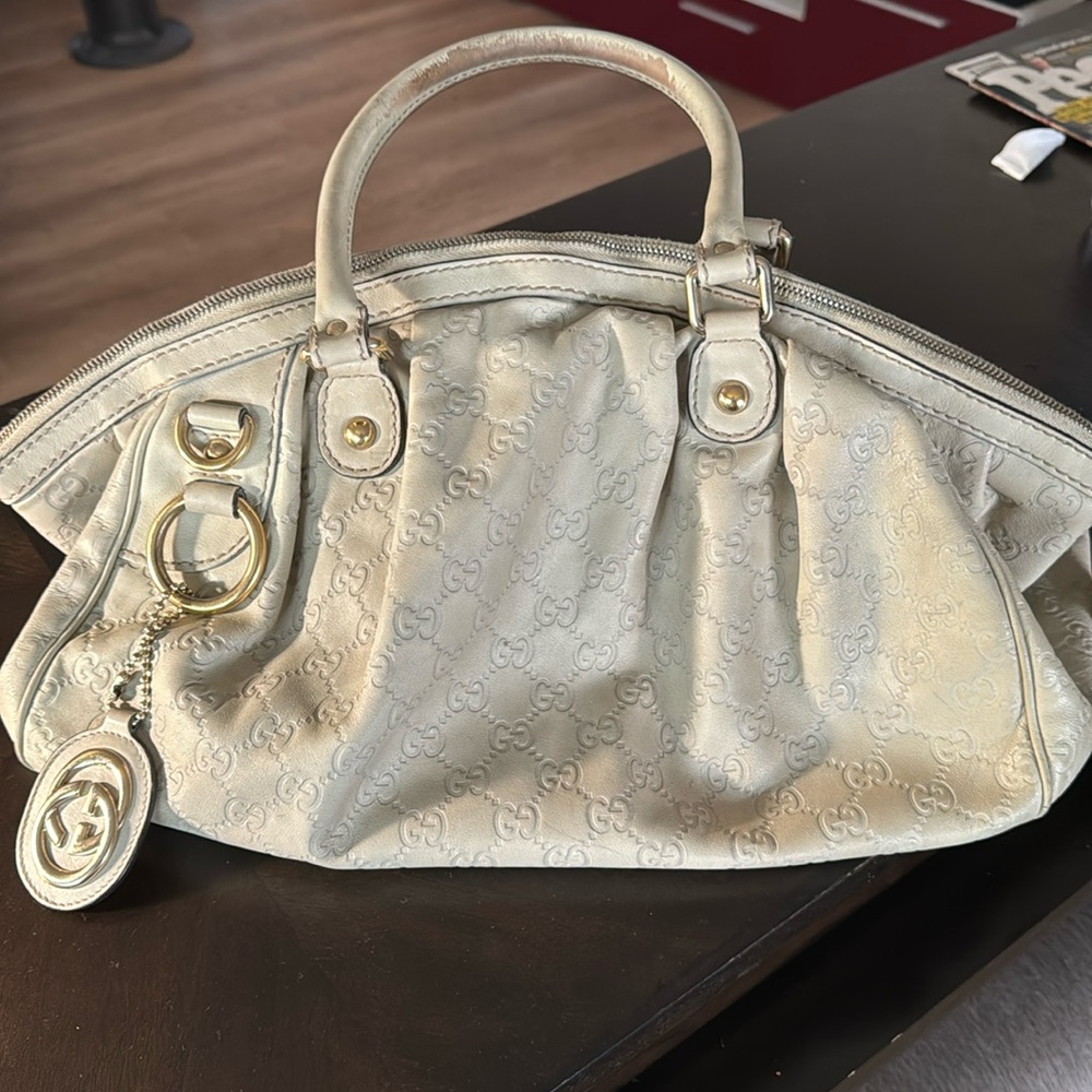 Gucci white leather purse